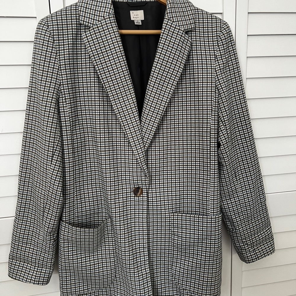 Black, white and blue plaid oversized blazer